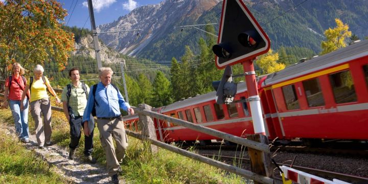 senderismo junto al Bernina Express senderismo junto al Bernina Express